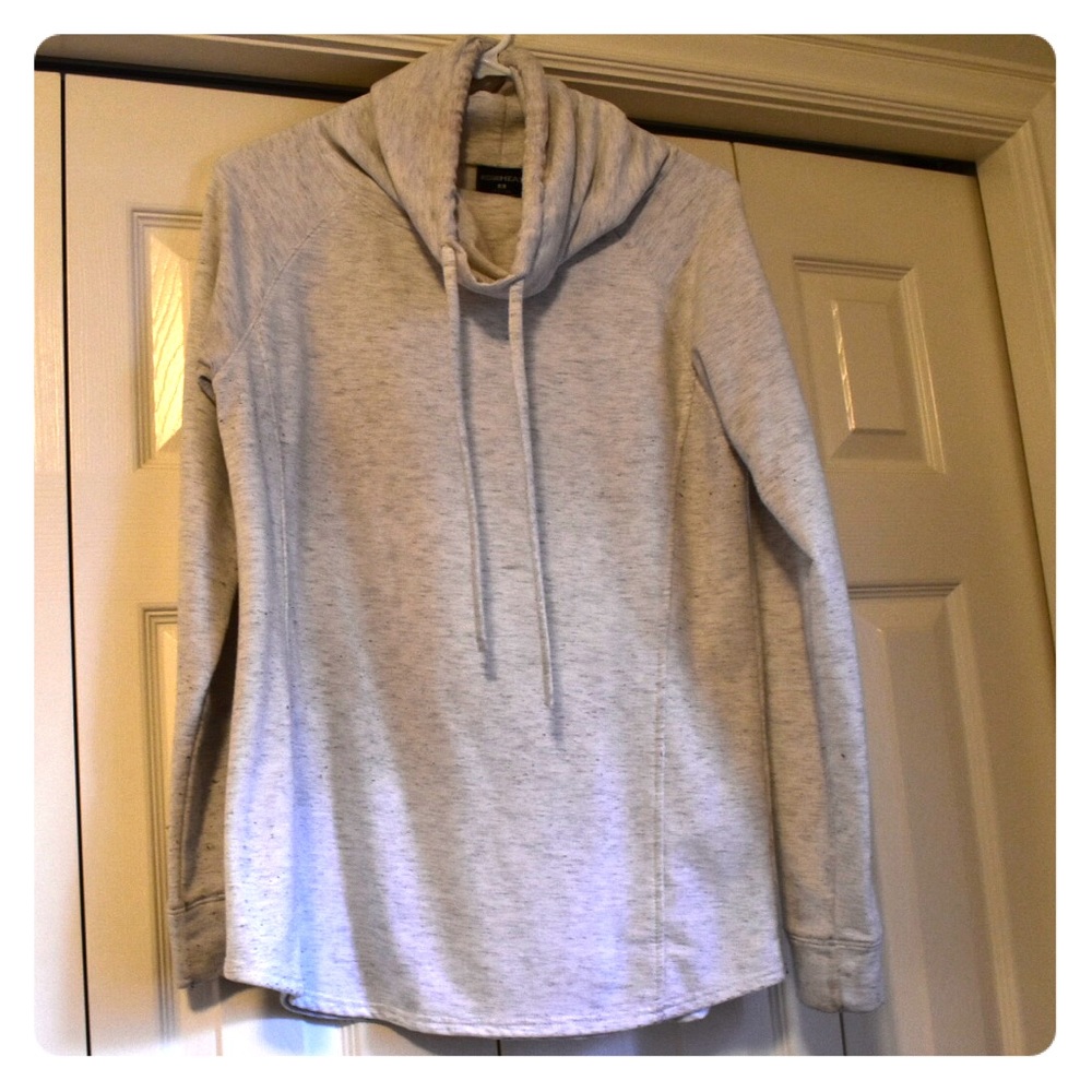 Off white crew neck sweater
